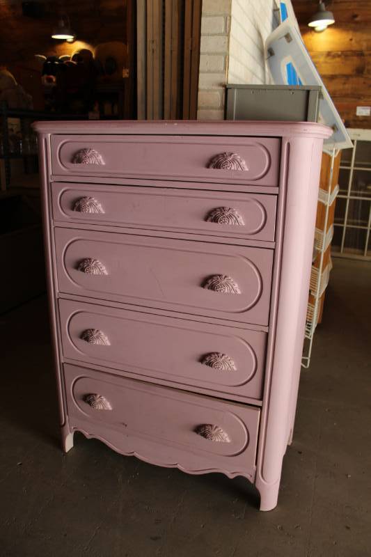 lot 85 image: Wood Dresser with 5-Drawers