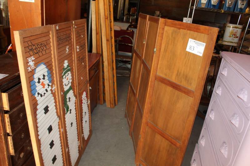lot 83 image: Wood Room Dividers
