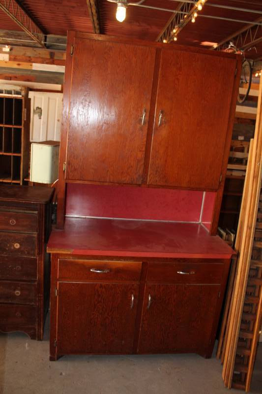 lot 82 image: Wood Storage Cabinet with 4-Doors, 2-Drawer, Counter