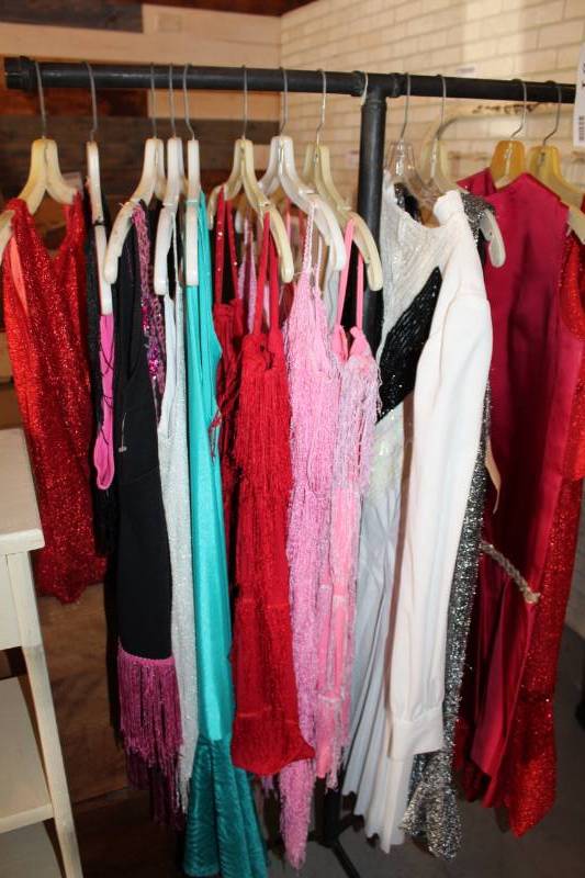 lot 58 image: Flapper Girl Womens Dresses