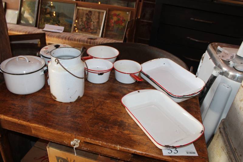 lot 74 image: Vintage Enamel Ware
