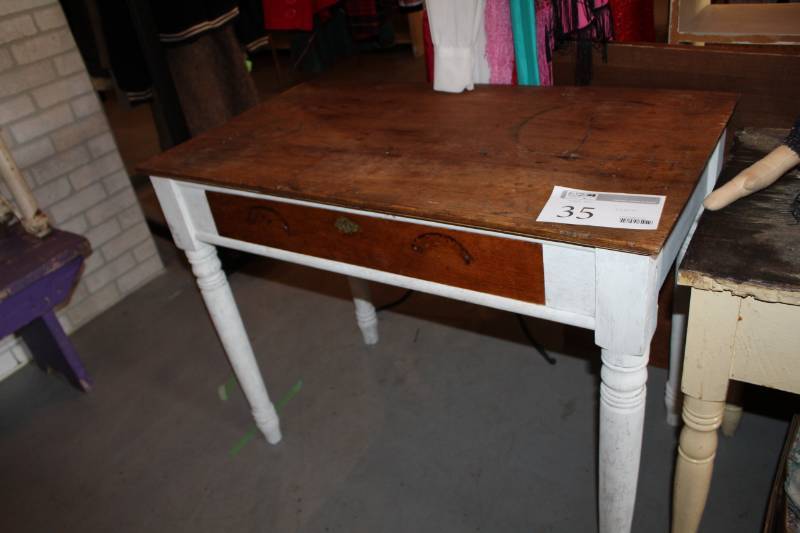 lot 35 image: Wood Table