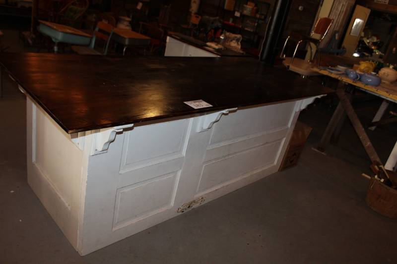 lot 183 image: Counter and 2-Shelf Cabinet