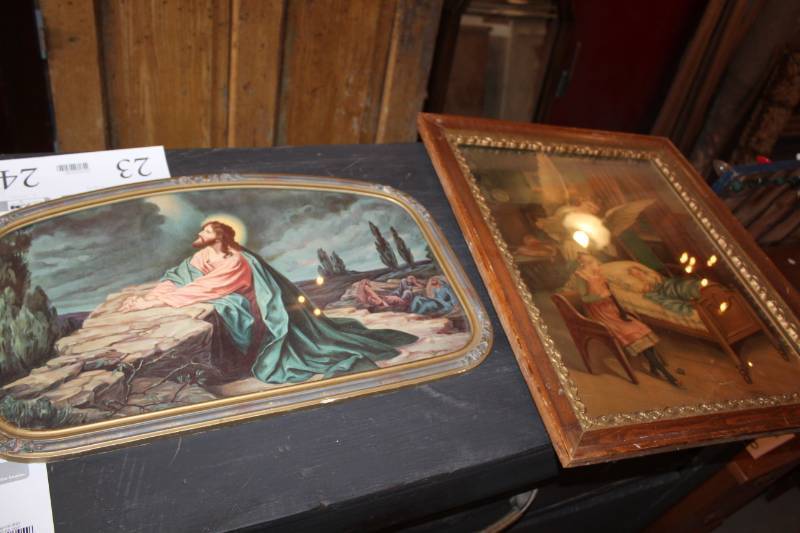 lot 39 image: Religious Framed Wall Dcor