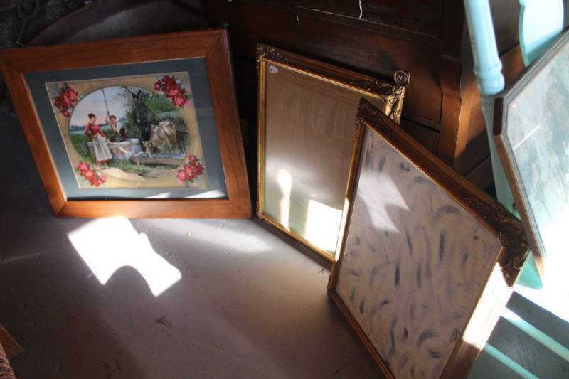 lot 43 image: Portrait Wall Dcor, Frame
