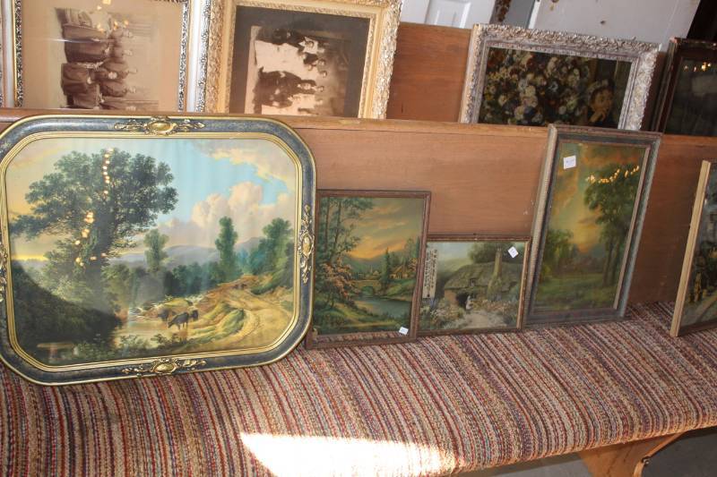 lot 42 image: Scenic Framed Wall Dcor