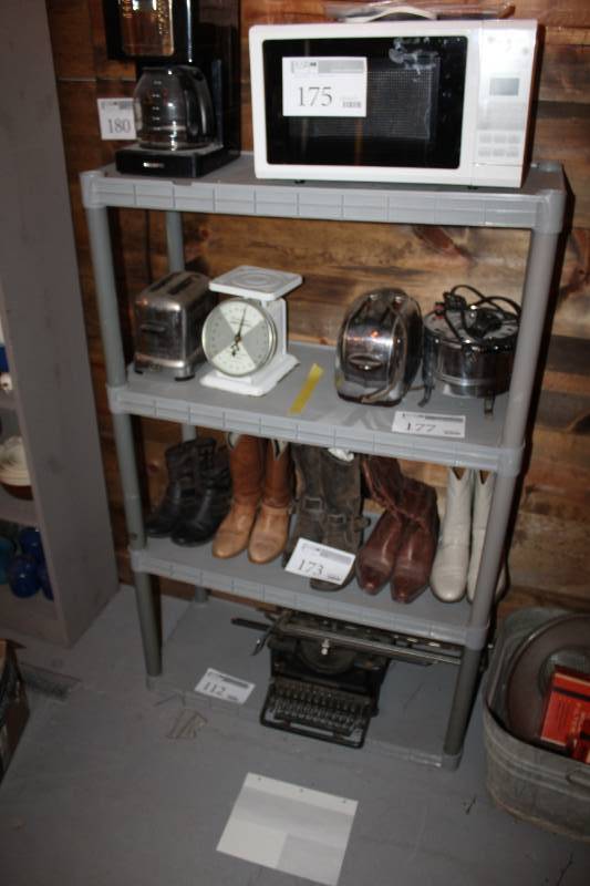 lot 179 image: 3-Tier Plastic Shelf