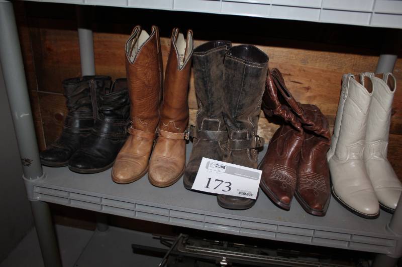 lot 173 image: Pair of Boots