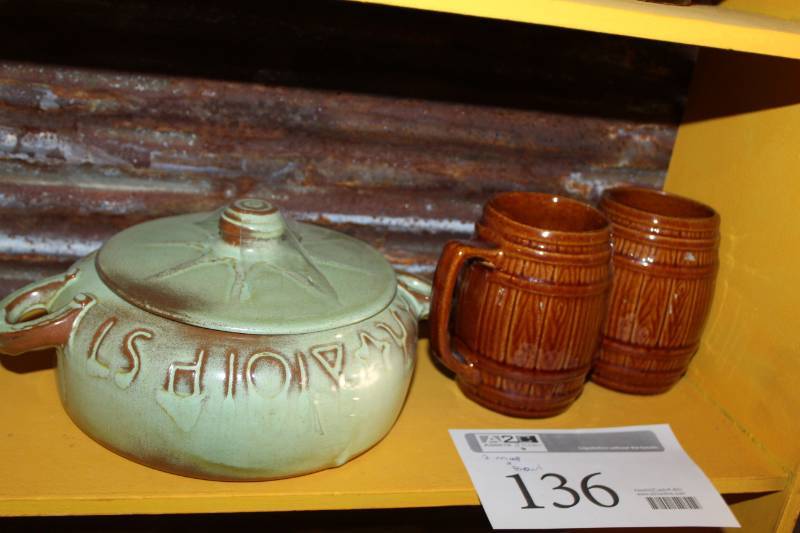 lot 136 image: Frankoma PotLid and Vintage Mugs