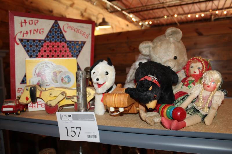 lot 157 image: Vintage Toys