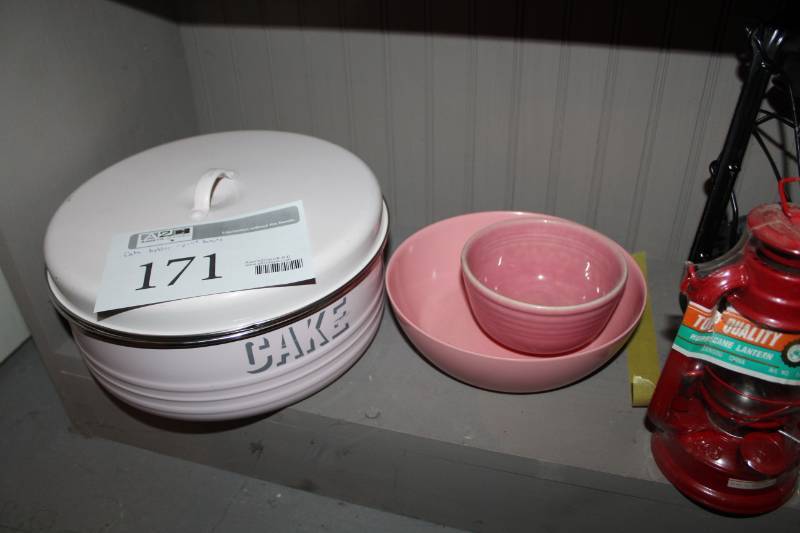 lot 171 image: Cake Holder, Pink Ceramic Bowls