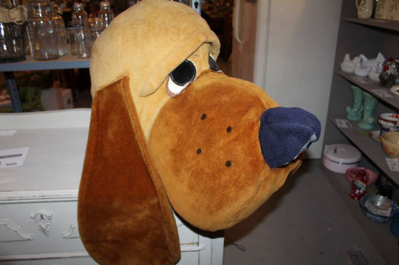 lot 153 image: Vintage Scruff-McGruff Mascot Costume Head