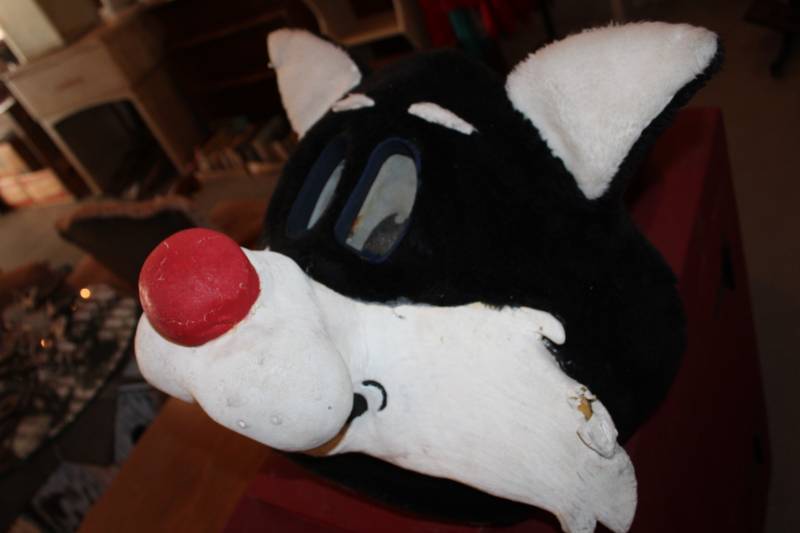 lot 152 image: Vintage Sylvester Mascot Costume Head