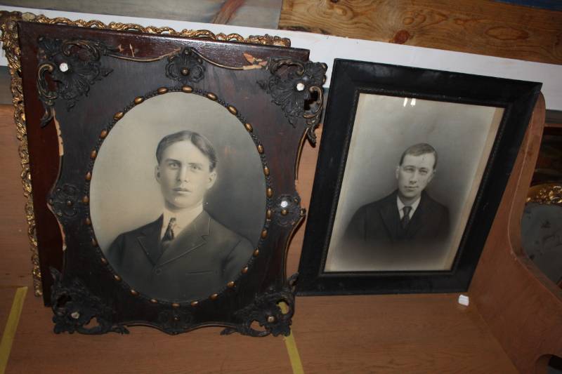 lot 220 image: Antique Picture Frames