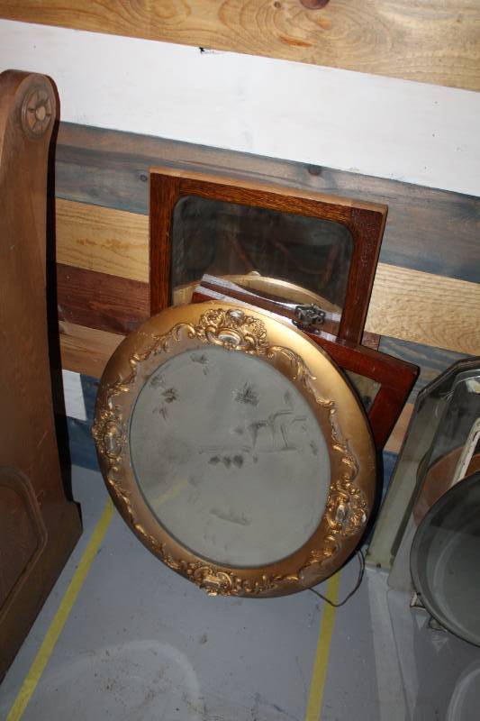 lot 221 image: Decorative Frame Wall Mirrors