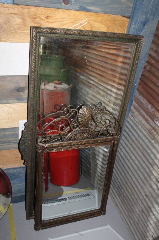 lot 223 image: Decorative Frame Wall Mirrors