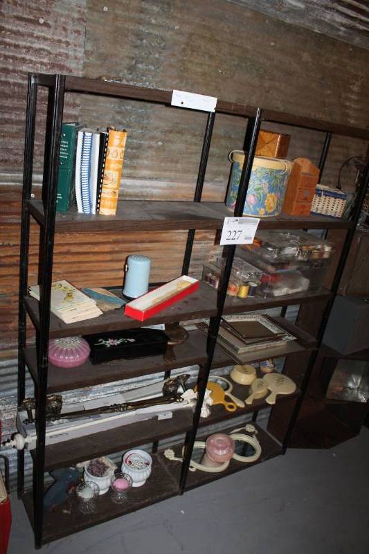 lot 226 image: Shelving Unit