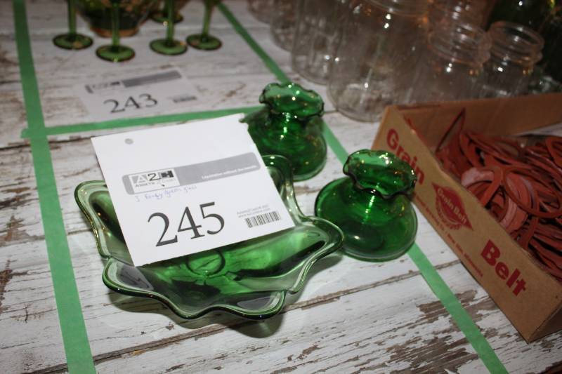 lot 245 image: Glass Servingware