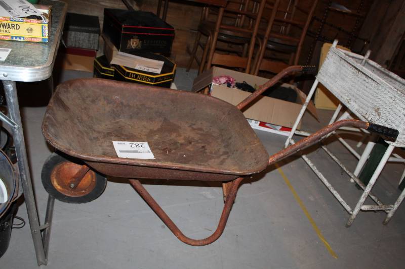 lot 282 image: Metal Wheelbarrow