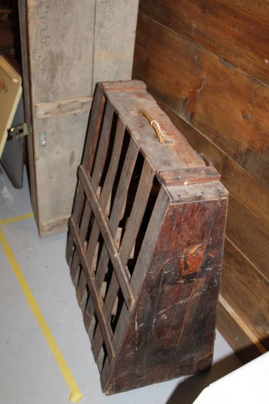 lot 285 image: Antique Nitro Carrier