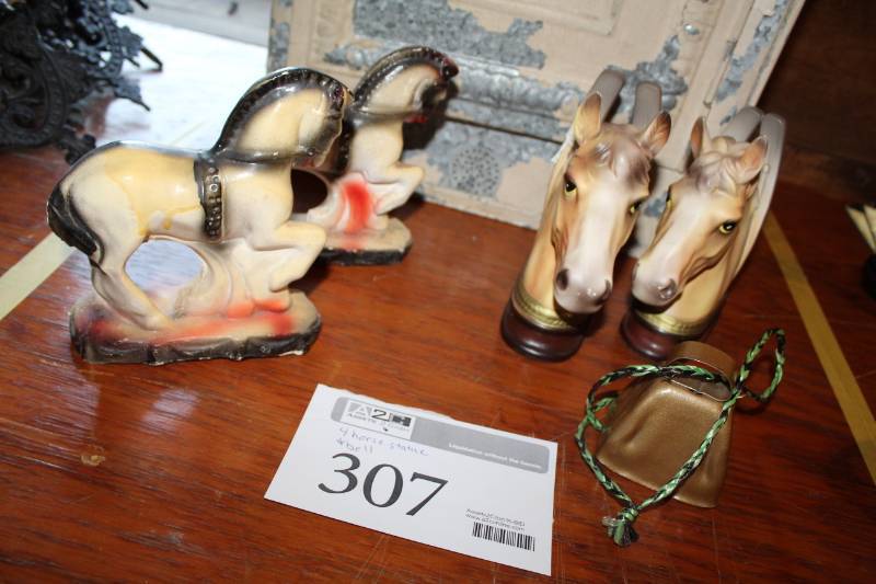 lot 307 image: Horse Statue Table Dcor, Bell
