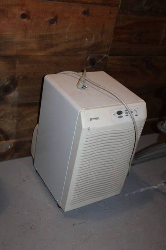 lot 284 image: Dehumidifier
