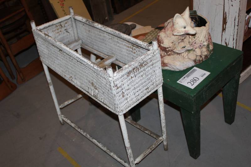 lot 280 image: Table, Chair Parts, Misc Dcor