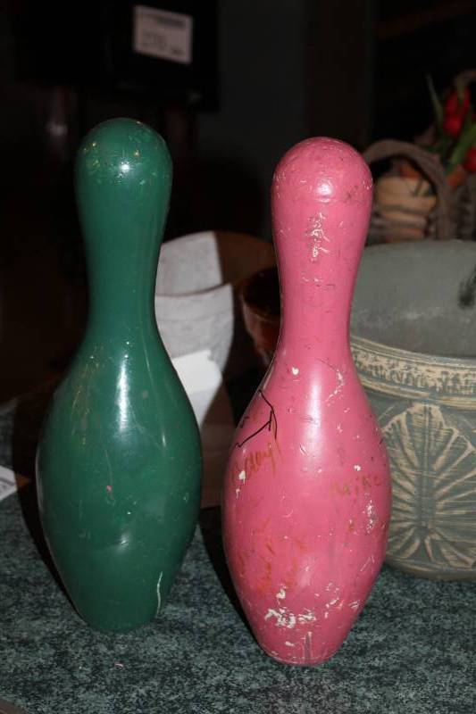 lot 289 image: Bowling Pins