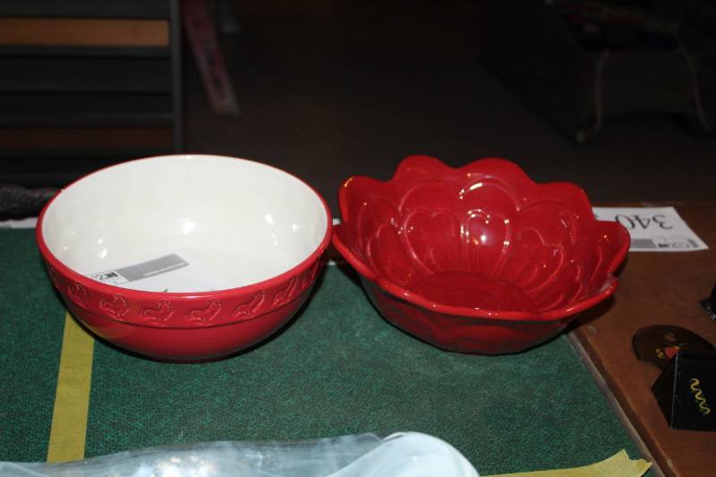 lot 296 image: Country Living,Living Quarters Ceramic Serving Bowls