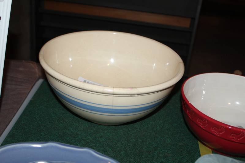 lot 295 image: Ceramic Bowl