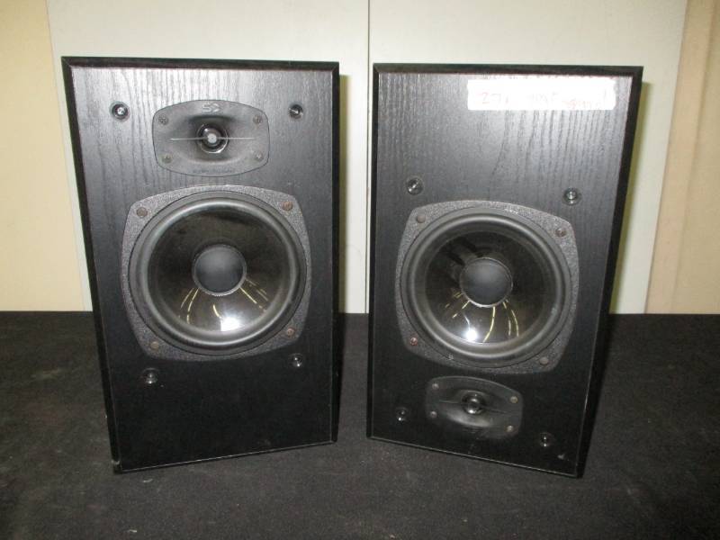 lot 31 image: 2 Nice Speakers
