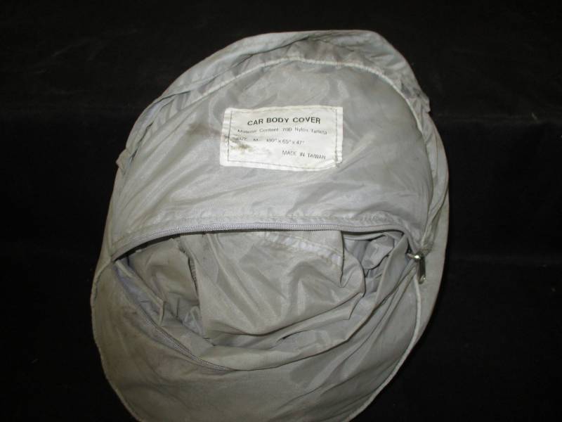 lot 58 image: Nylon Car Cover Size M 180 x 65 x 47
