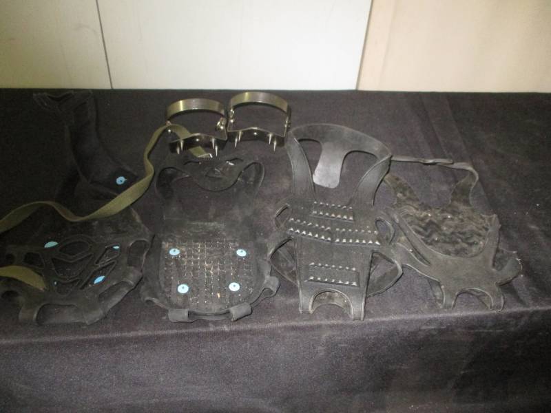 lot 59 image: Boot Ice Grippers nice Metal Pair