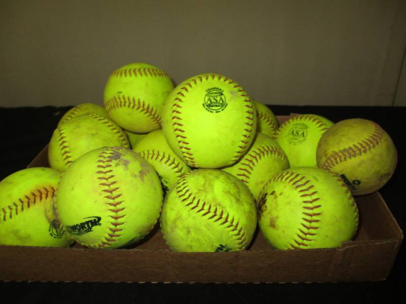 lot 64 image: Softballs