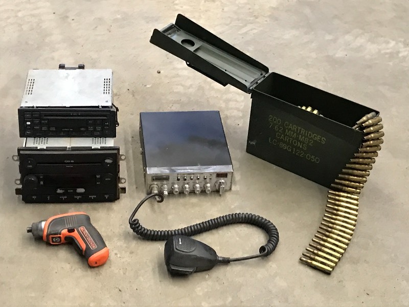 Automotive CD-Changer  Stereo  CB-Radio  Etc