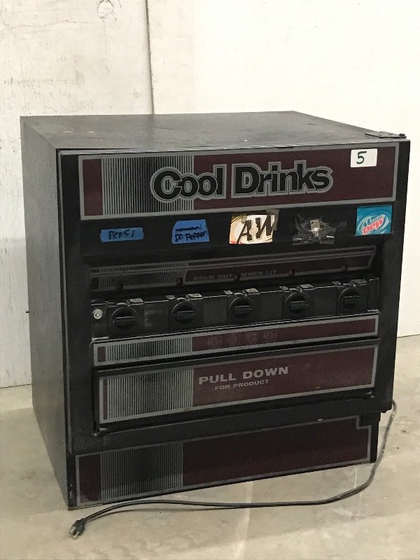 lot 5 image: Counter Top Cool Drinks Vending Machine