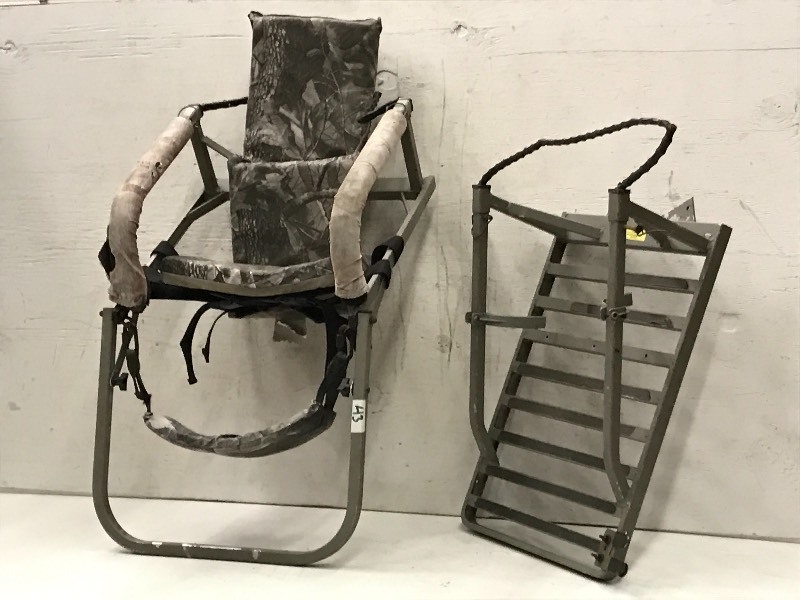 lot 43 image: Grand Slam Climber Tree Stand