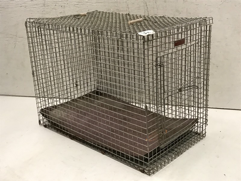lot 44 image: Pet Travel Kennel With Pad