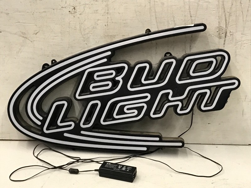 lot 65 image: Bud Light Lighted Sign