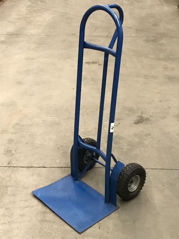 lot 76 image: 800# Two-Wheel Dolly