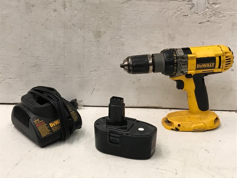 lot 86 image: DeWalt Cordless 12 Drill  Driver