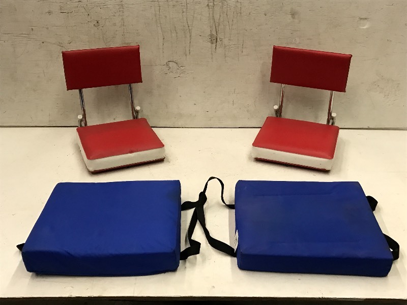 lot 117 image: (2) Marine Cushions & (2) Boat Seats