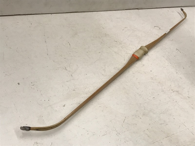 lot 129 image: Paul Bunyan 300 Recurve Bow