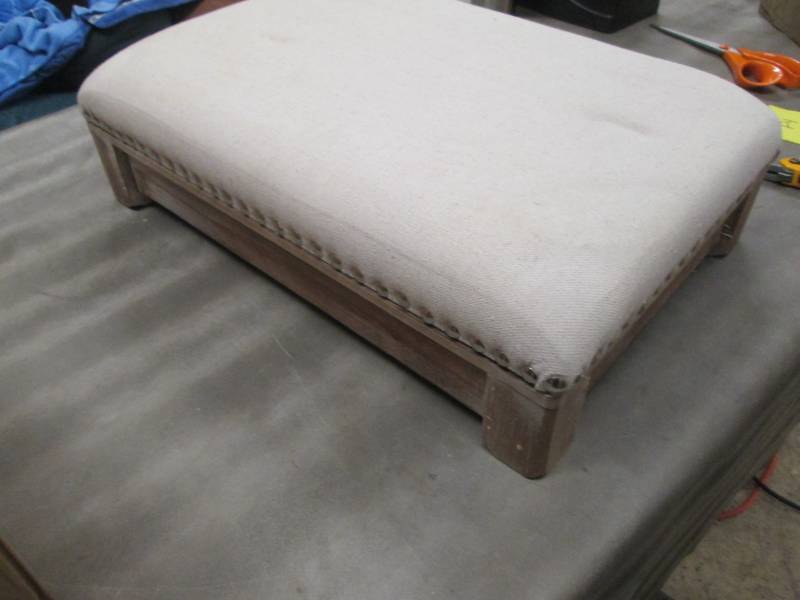 lot 6 image: Nailhead Item, open box Assembly re...