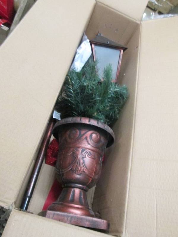 lot 109 image: Prelit Lamppost open box, untested ...