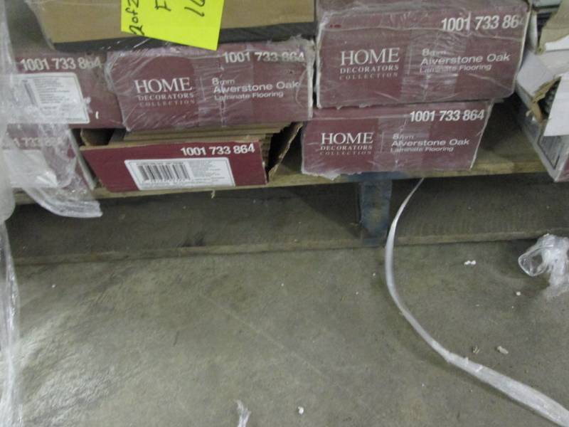 lot 165 image: 7 Cases Home Decorators Collection ...