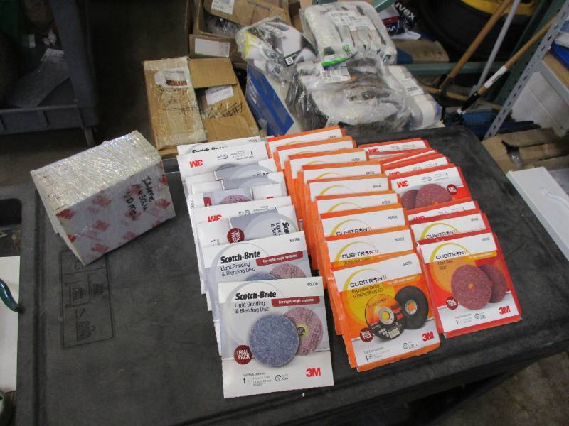 lot 17 image: 3M Abrasives