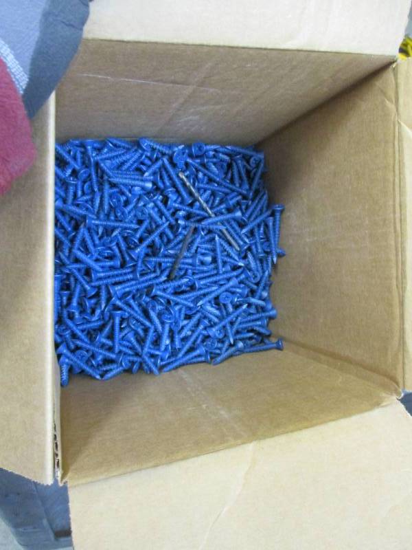 lot 18 image: 14 x 1 34 Tapcons