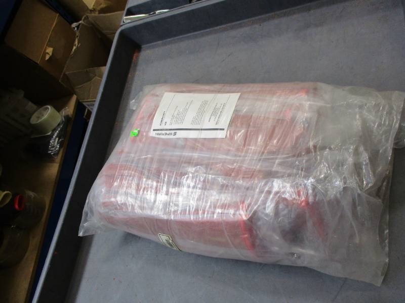lot 19 image: Sperion Powercoat Gloves