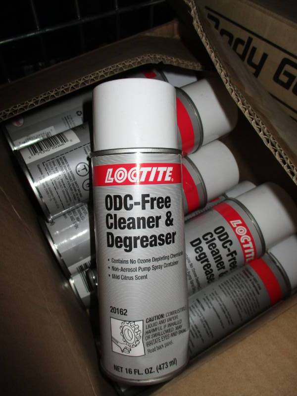 lot 33 image: Loctite CleanerDegreaser